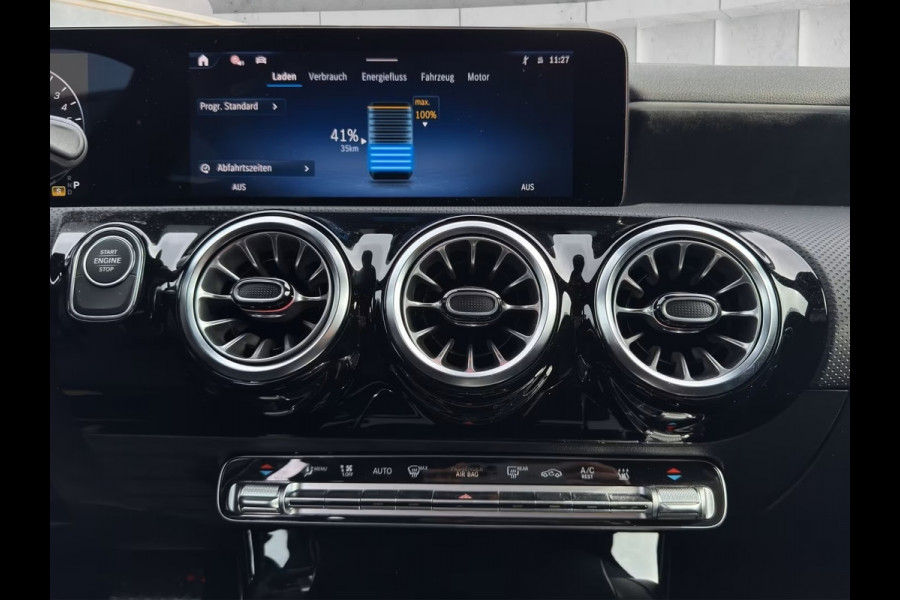 Mercedes-Benz A-Klasse 250e AMG ** DESIGNO ROT ** NIGHT, PANORAMA, BURMESTER, 2-Zone CLIMA, 19-inch LMV,  ** 1e EIG - UNFALLFREI ** ** INFORMEER OOK NAAR ONZE AANTREKKELIJKE FINANCIAL-LEASE TARIEVEN **