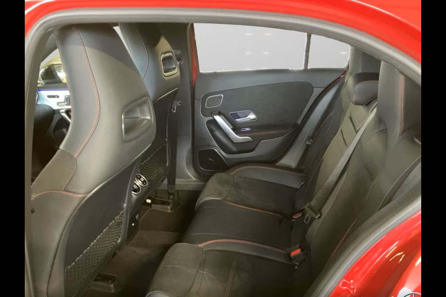 Mercedes-Benz A-Klasse 250e AMG ** DESIGNO ROT ** NIGHT, PANORAMA, BURMESTER, 2-Zone CLIMA, 19-inch LMV,  ** 1e EIG - UNFALLFREI ** ** INFORMEER OOK NAAR ONZE AANTREKKELIJKE FINANCIAL-LEASE TARIEVEN **