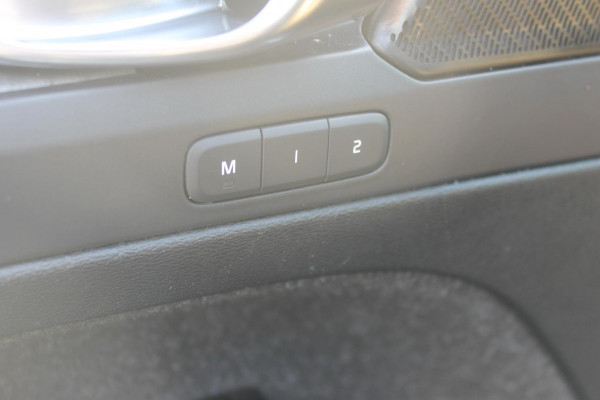 Volvo XC40 B4 211PK Automaat Inscription Panoramisch schuif-kanteldak / Semi elektrisch wegklapbare trekhaak / Adaptieve cruise control / Lederen bekleding / Harman Kardon Audio