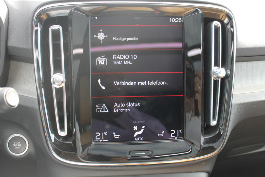 Volvo XC40 B4 211PK Automaat Inscription Panoramisch schuif-kanteldak / Semi elektrisch wegklapbare trekhaak / Adaptieve cruise control / Lederen bekleding / Harman Kardon Audio