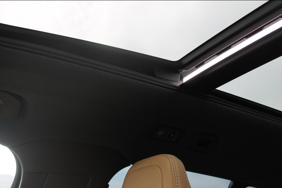 Volvo XC40 B4 211PK Automaat Inscription Panoramisch schuif-kanteldak / Semi elektrisch wegklapbare trekhaak / Adaptieve cruise control / Lederen bekleding / Harman Kardon Audio