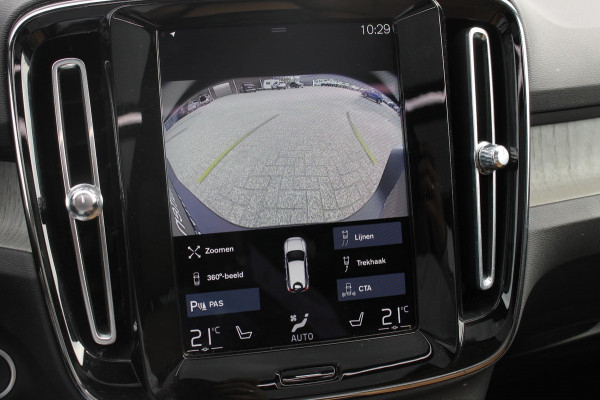 Volvo XC40 B4 211PK Automaat Inscription Panoramisch schuif-kanteldak / Semi elektrisch wegklapbare trekhaak / Adaptieve cruise control / Lederen bekleding / Harman Kardon Audio