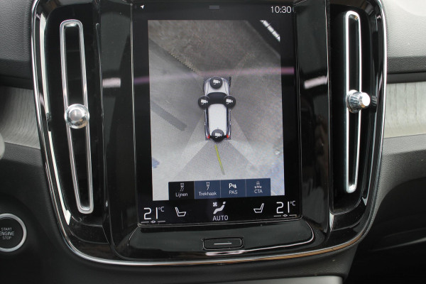Volvo XC40 B4 211PK Automaat Inscription Panoramisch schuif-kanteldak / Semi elektrisch wegklapbare trekhaak / Adaptieve cruise control / Lederen bekleding / Harman Kardon Audio