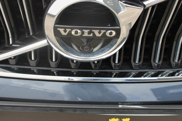 Volvo XC40 B4 211PK Automaat Inscription Panoramisch schuif-kanteldak / Semi elektrisch wegklapbare trekhaak / Adaptieve cruise control / Lederen bekleding / Harman Kardon Audio