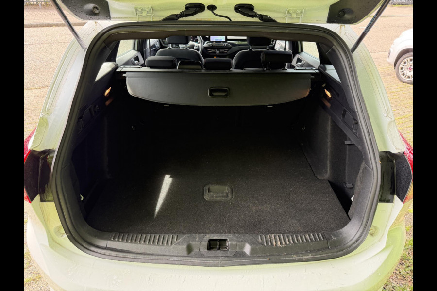 Ford FOCUS Wagon 1.0 EcoBoost ST Line Business . KEYLESS ENTRY & START . PARKEERSENSOREN . NAVIGATIE .