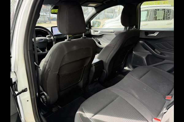 Ford FOCUS Wagon 1.0 EcoBoost ST Line Business . KEYLESS ENTRY & START . PARKEERSENSOREN . NAVIGATIE .