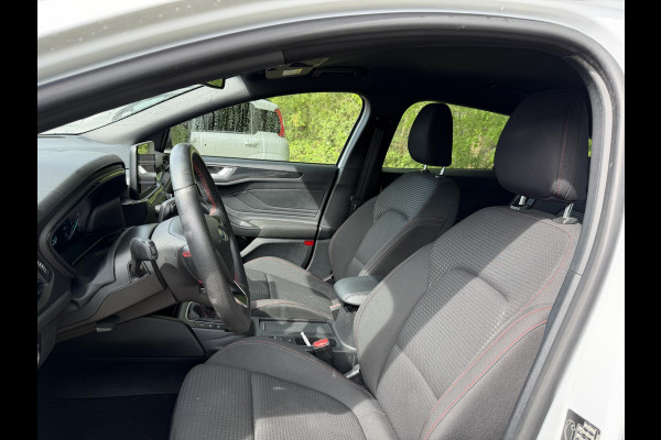 Ford FOCUS Wagon 1.0 EcoBoost ST Line Business . KEYLESS ENTRY & START . PARKEERSENSOREN . NAVIGATIE .