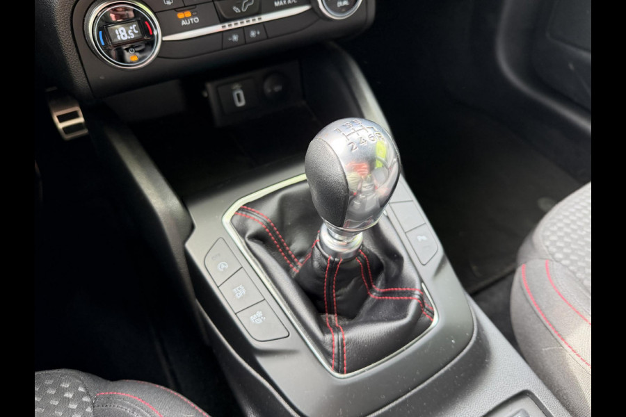 Ford FOCUS Wagon 1.0 EcoBoost ST Line Business . KEYLESS ENTRY & START . PARKEERSENSOREN . NAVIGATIE .