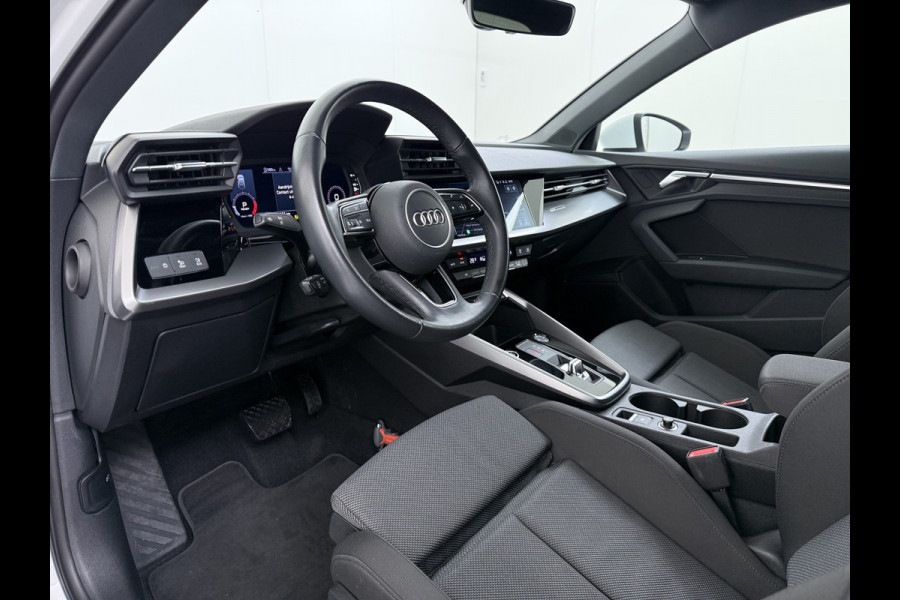 Audi A3 Sportback 30TFSI AUT-7 Adaptive-Cruise Navi Apple Carplay Android Sportstoelen LED-v+a PDC m.Hybrid Ecc Advanced Edition S-Troni Privacy Glas Lmv Led DAB Wifi Regensensor Rijstrooksensor Virtual Cockpit 1e Eigenaar Origineel Nederlandse Auto