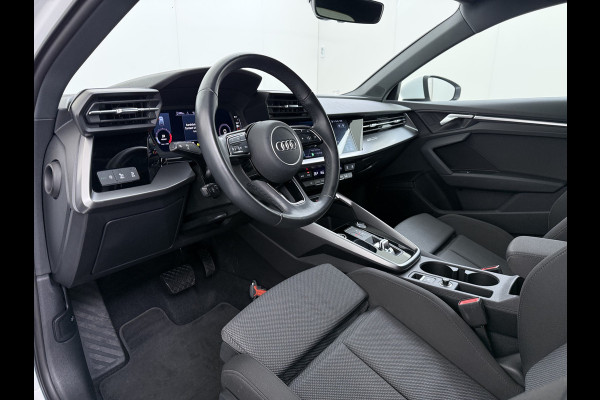 Audi A3 Sportback 30TFSI AUT-7 Adaptive-Cruise Navi Apple Carplay Android Sportstoelen LED-v+a PDC m.Hybrid Ecc Advanced Edition S-Troni Privacy Glas Lmv Led DAB Wifi Regensensor Rijstrooksensor Virtual Cockpit 1e Eigenaar Origineel Nederlandse Auto