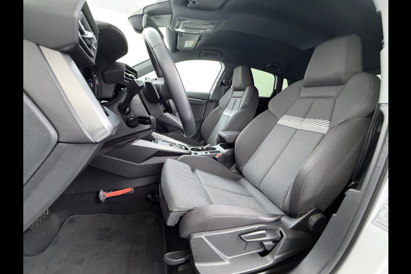 Audi A3 Sportback 30TFSI AUT-7 Adaptive-Cruise Navi Apple Carplay Android Sportstoelen LED-v+a PDC m.Hybrid Ecc Advanced Edition S-Troni Privacy Glas Lmv Led DAB Wifi Regensensor Rijstrooksensor Virtual Cockpit 1e Eigenaar Origineel Nederlandse Auto