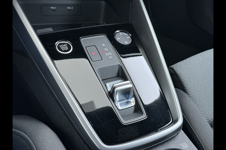 Audi A3 Sportback 30TFSI AUT-7 Adaptive-Cruise Navi Apple Carplay Android Sportstoelen LED-v+a PDC m.Hybrid Ecc Advanced Edition S-Troni Privacy Glas Lmv Led DAB Wifi Regensensor Rijstrooksensor Virtual Cockpit 1e Eigenaar Origineel Nederlandse Auto
