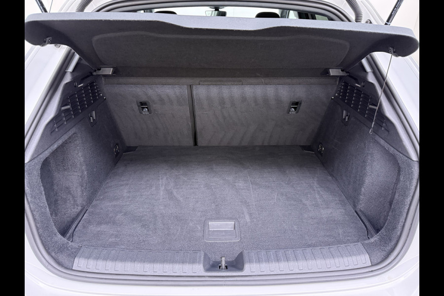 Audi A3 Sportback 30TFSI AUT-7 Adaptive-Cruise Navi Apple Carplay Android Sportstoelen LED-v+a PDC m.Hybrid Ecc Advanced Edition S-Troni Privacy Glas Lmv Led DAB Wifi Regensensor Rijstrooksensor Virtual Cockpit 1e Eigenaar Origineel Nederlandse Auto