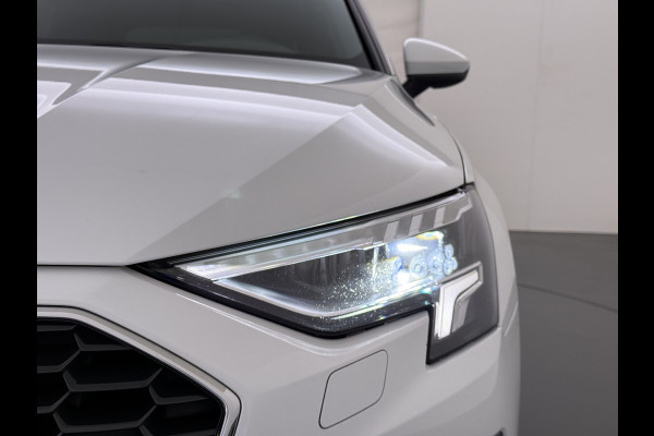 Audi A3 Sportback 30TFSI AUT-7 Adaptive-Cruise Navi Apple Carplay Android Sportstoelen LED-v+a PDC m.Hybrid Ecc Advanced Edition S-Troni Privacy Glas Lmv Led DAB Wifi Regensensor Rijstrooksensor Virtual Cockpit 1e Eigenaar Origineel Nederlandse Auto