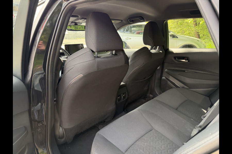 Toyota Corolla Touring Sports 1.8 Hybrid Active . GARANTIE TOT 11-2031 . NAVIGATIE . ACHTERUITRIJ CAMERA . ADAPTIEVE CRUISE CONTROL .