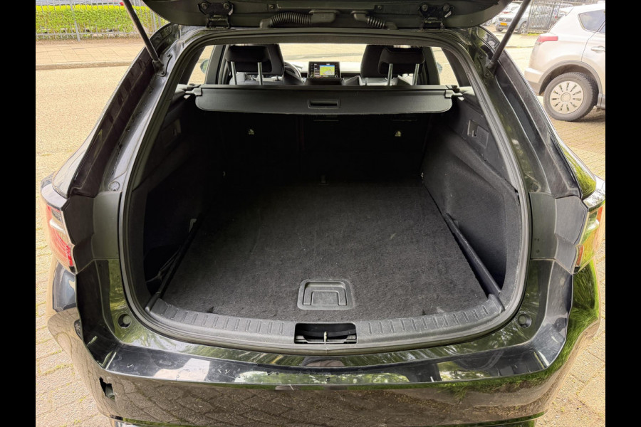 Toyota Corolla Touring Sports 1.8 Hybrid Active . GARANTIE TOT 11-2031 . NAVIGATIE . ACHTERUITRIJ CAMERA . ADAPTIEVE CRUISE CONTROL .