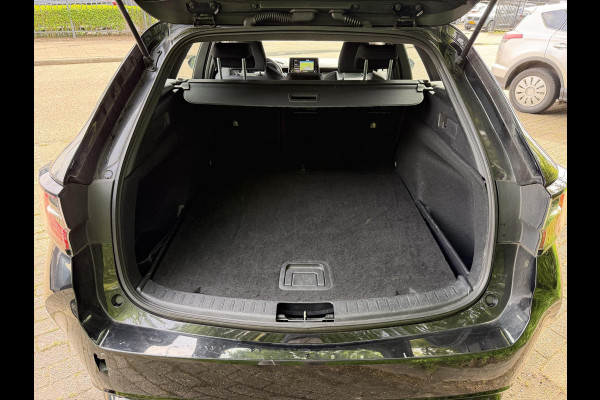 Toyota Corolla Touring Sports 1.8 Hybrid Active . GARANTIE TOT 11-2031 . NAVIGATIE . ACHTERUITRIJ CAMERA . ADAPTIEVE CRUISE CONTROL .