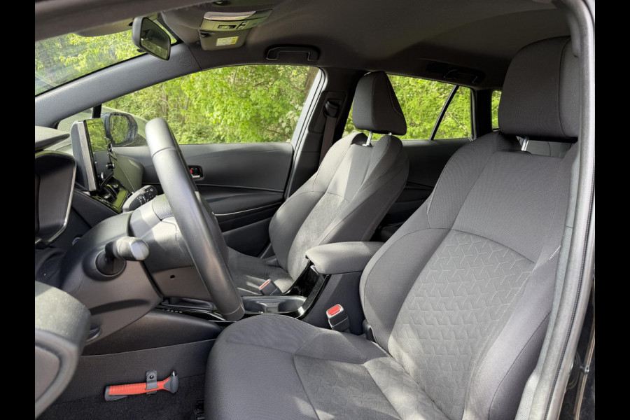 Toyota Corolla Touring Sports 1.8 Hybrid Active . GARANTIE TOT 11-2031 . NAVIGATIE . ACHTERUITRIJ CAMERA . ADAPTIEVE CRUISE CONTROL .