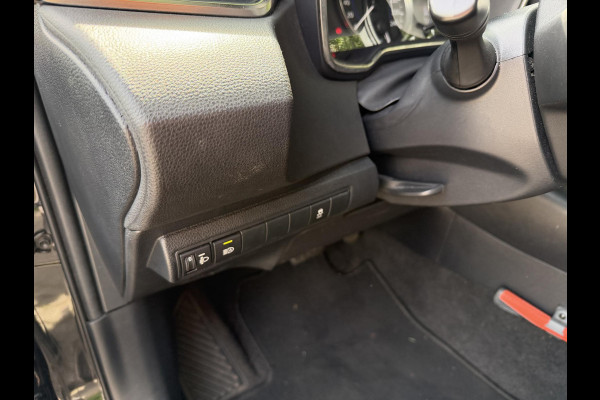 Toyota Corolla Touring Sports 1.8 Hybrid Active . GARANTIE TOT 11-2031 . NAVIGATIE . ACHTERUITRIJ CAMERA . ADAPTIEVE CRUISE CONTROL .