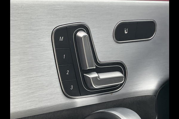 Mercedes-Benz A-Klasse 180 AMG Pano Memory Sfeerverl Carplay Led Stoelverw Business Solution