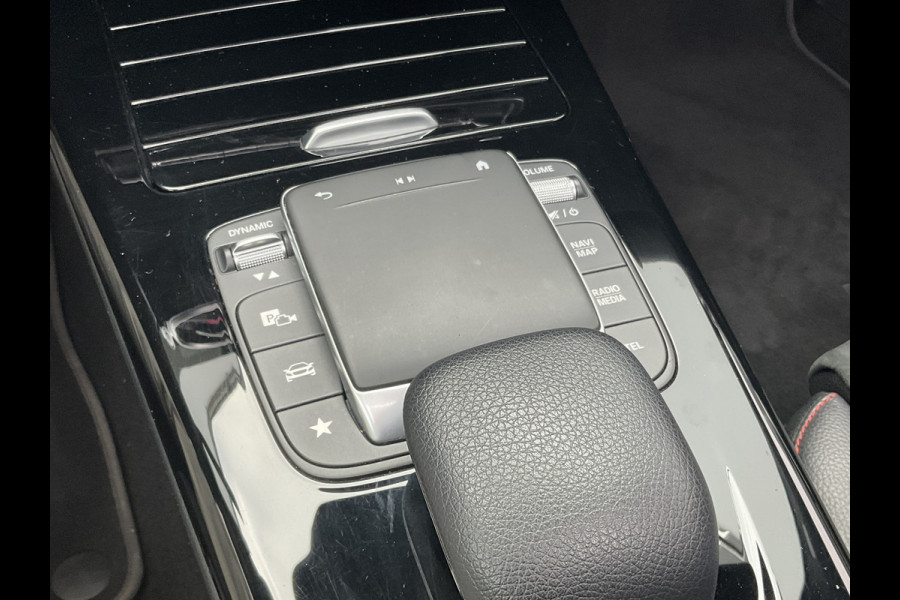 Mercedes-Benz A-Klasse 180 AMG Pano Memory Sfeerverl Carplay Led Stoelverw Business Solution