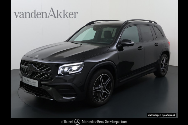Mercedes-Benz Glb 180 AMG // Nightpakket // Sfeerverlichting // 19" AMG Velgen // Camera // Elek. Achterklep