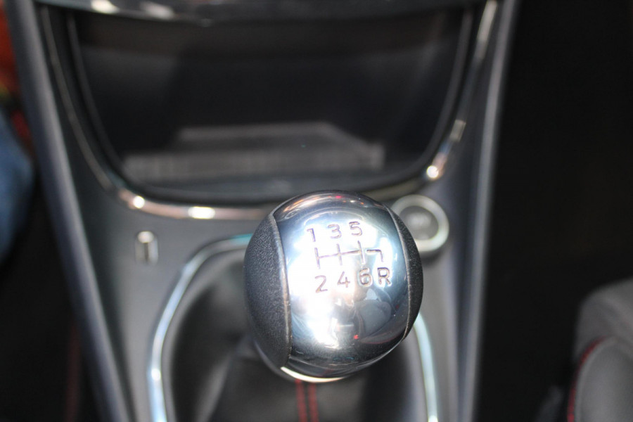 Ford Puma 1.0 EcoBoost Hybrid ST-Line | Winterpack | Climate Control | Adaptieve Cruise Control | Camera | Navigatie | Privacy Glass