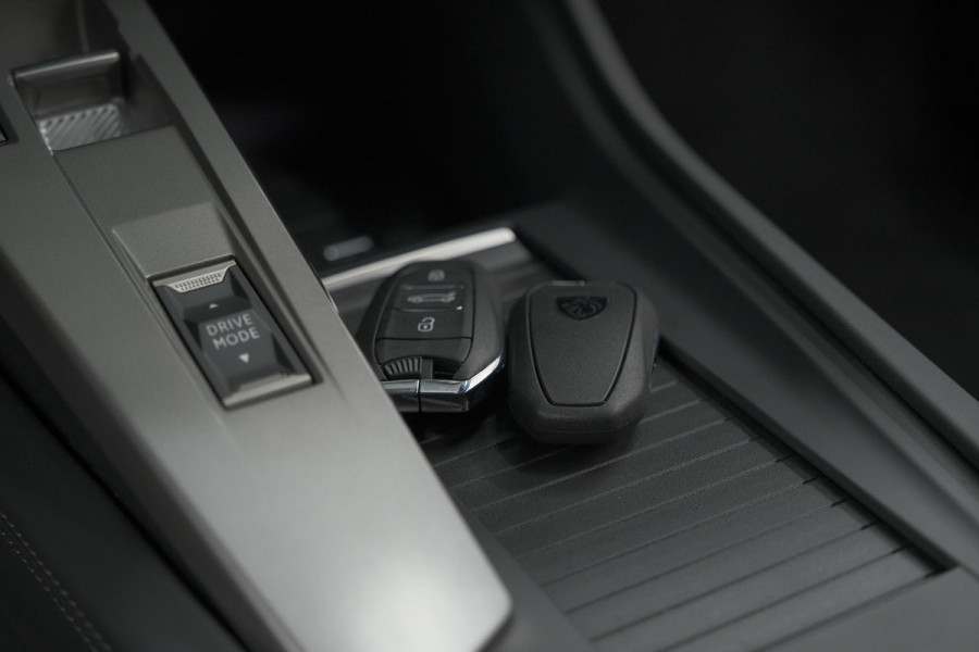 Peugeot 308 SW 1.6 Plug-in Hybrid 180 Allure | 360 Camera | Adaptieve Cruise Control | Navigatie | Apple Carplay
