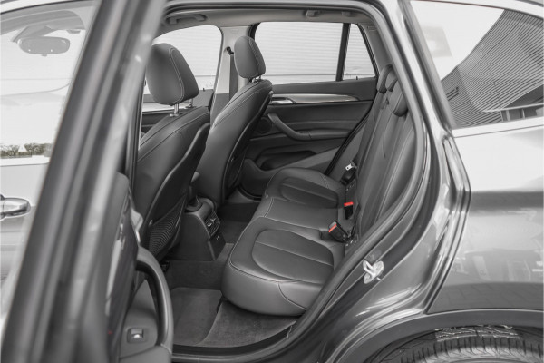 BMW X1 sDrive20i High Executive X-Line Pano Sportstoel Leder
