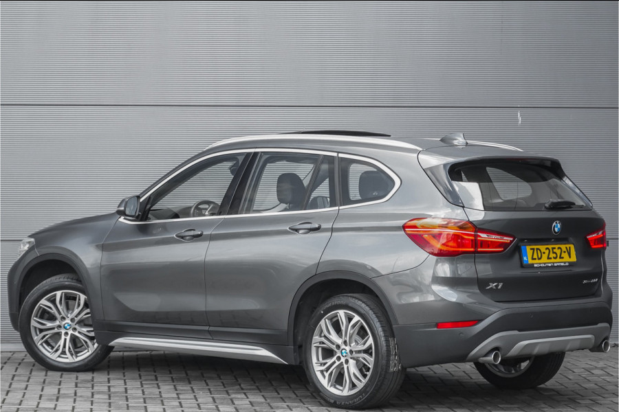 BMW X1 sDrive20i High Executive X-Line Pano Sportstoel Leder