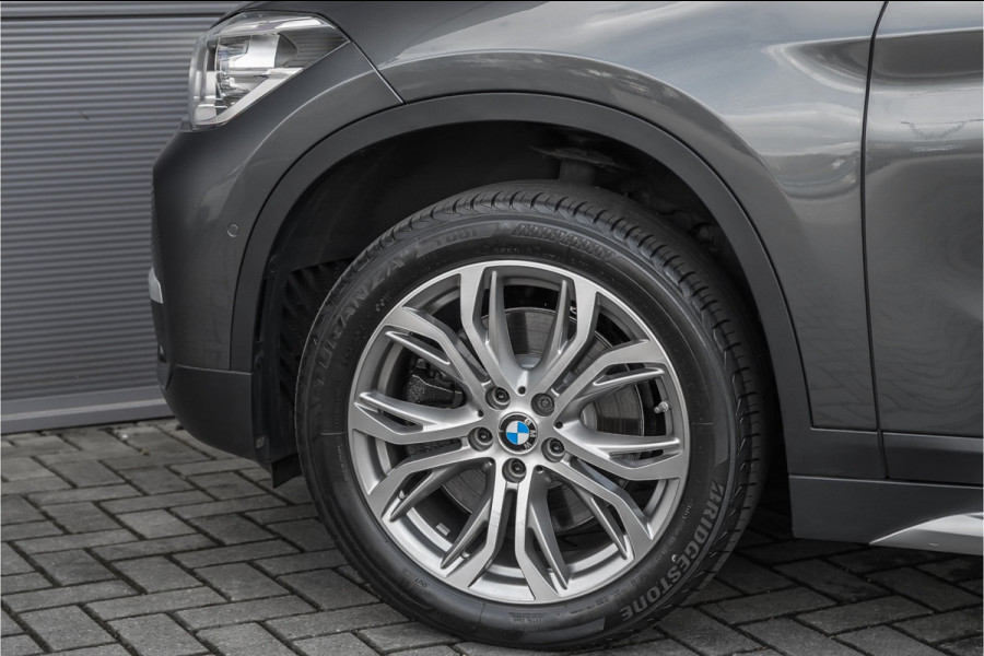 BMW X1 sDrive20i High Executive X-Line Pano Sportstoel Leder