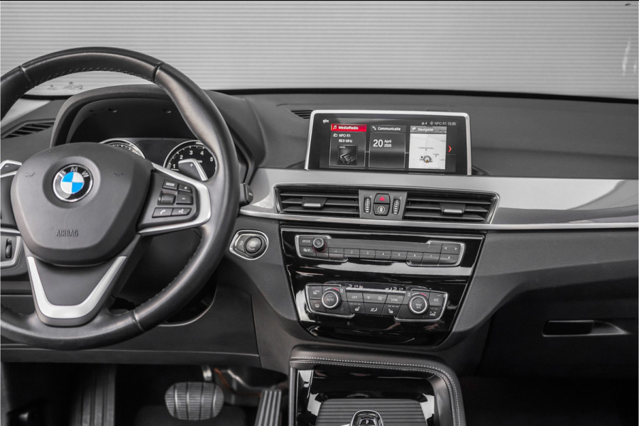 BMW X1 sDrive20i High Executive X-Line Pano Sportstoel Leder