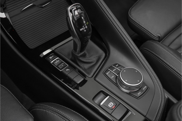 BMW X1 sDrive20i High Executive X-Line Pano Sportstoel Leder