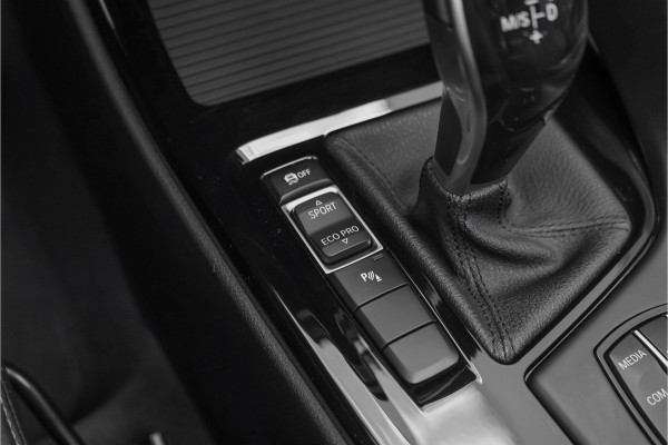 BMW X1 sDrive20i High Executive X-Line Pano Sportstoel Leder