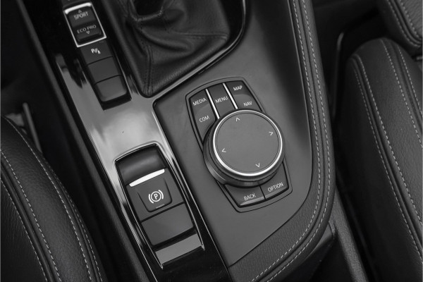 BMW X1 sDrive20i High Executive X-Line Pano Sportstoel Leder