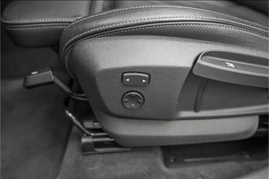 BMW X1 sDrive20i High Executive X-Line Pano Sportstoel Leder