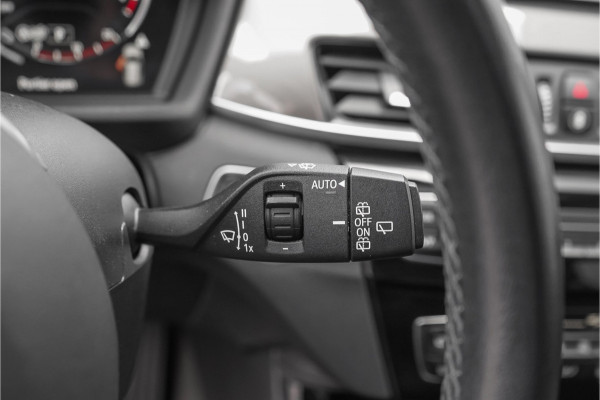 BMW X1 sDrive20i High Executive X-Line Pano Sportstoel Leder