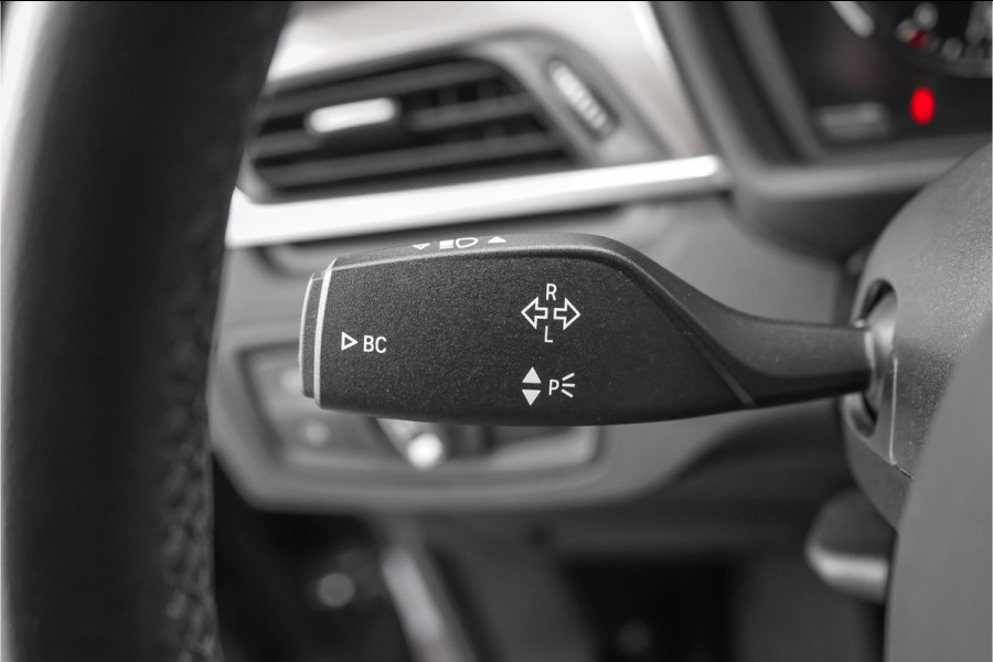 BMW X1 sDrive20i High Executive X-Line Pano Sportstoel Leder