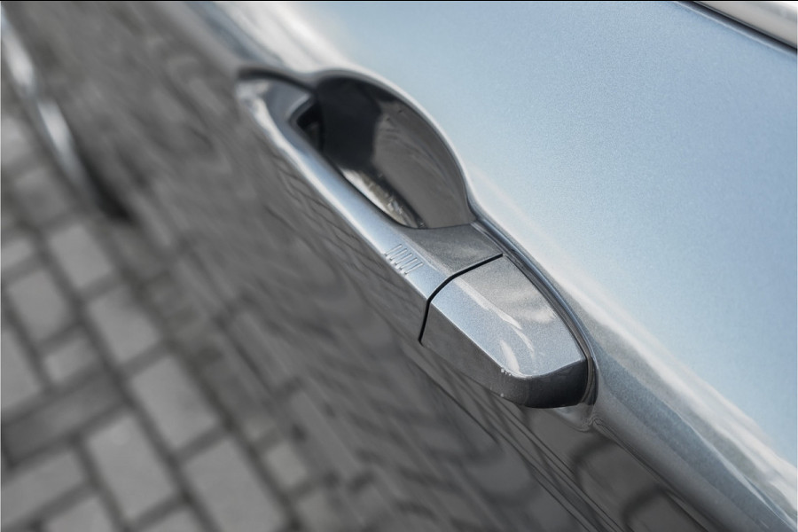 BMW X1 sDrive20i High Executive X-Line Pano Sportstoel Leder