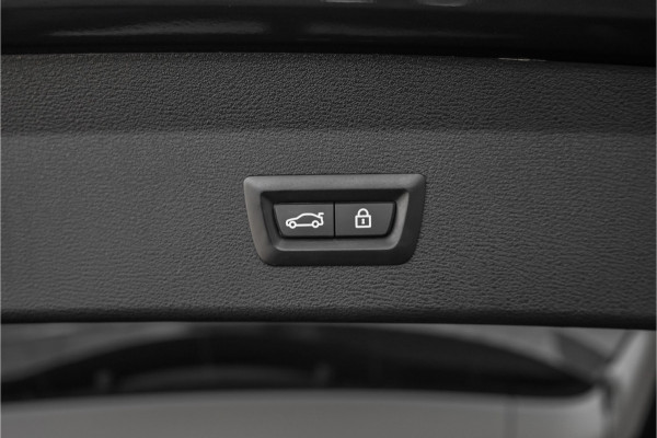 BMW X1 sDrive20i High Executive X-Line Pano Sportstoel Leder