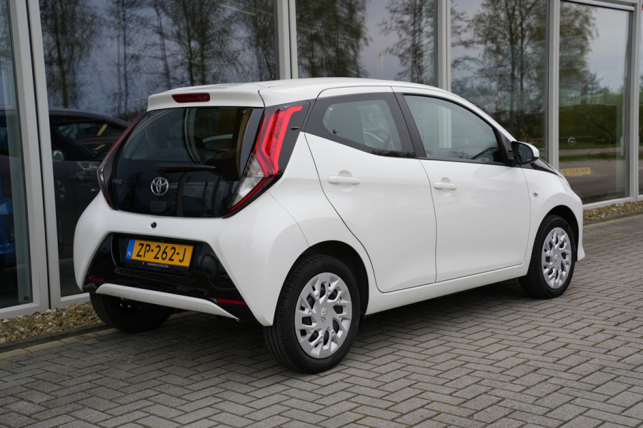 Toyota Aygo 1.0 VVT-i x-play limited | Achteruitrijcamera | Bluetooth |