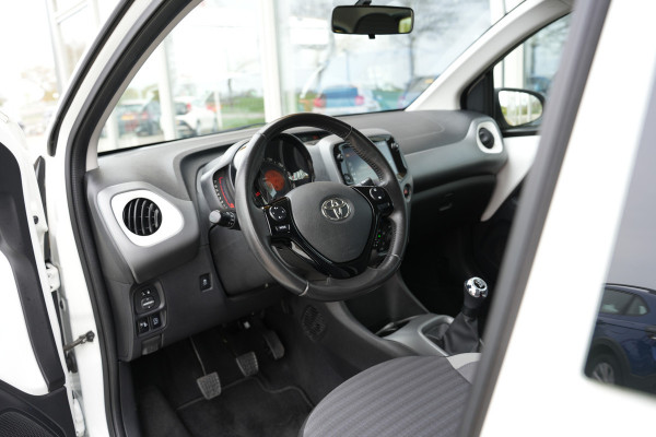 Toyota Aygo 1.0 VVT-i x-play limited | Achteruitrijcamera | Bluetooth |
