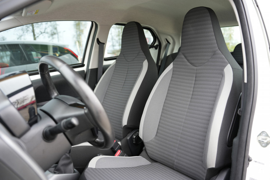 Toyota Aygo 1.0 VVT-i x-play limited | Achteruitrijcamera | Bluetooth |