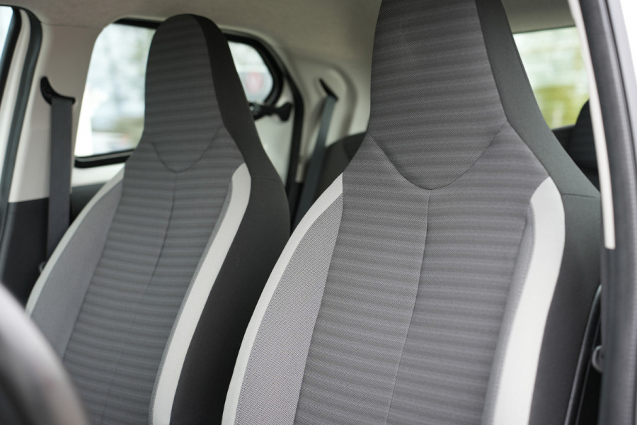 Toyota Aygo 1.0 VVT-i x-play limited | Achteruitrijcamera | Bluetooth |