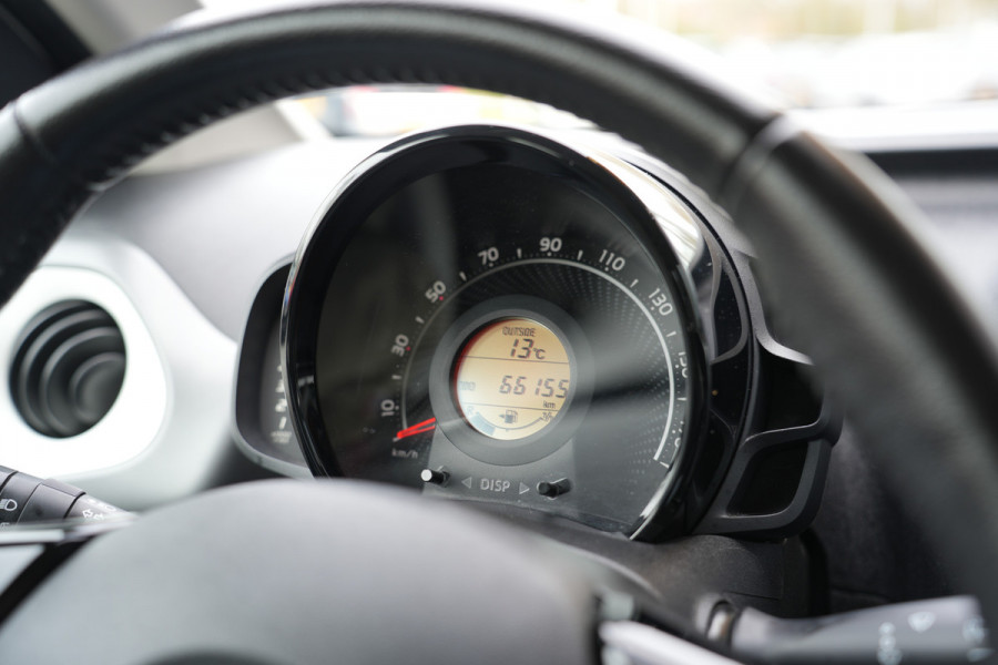 Toyota Aygo 1.0 VVT-i x-play limited | Achteruitrijcamera | Bluetooth |