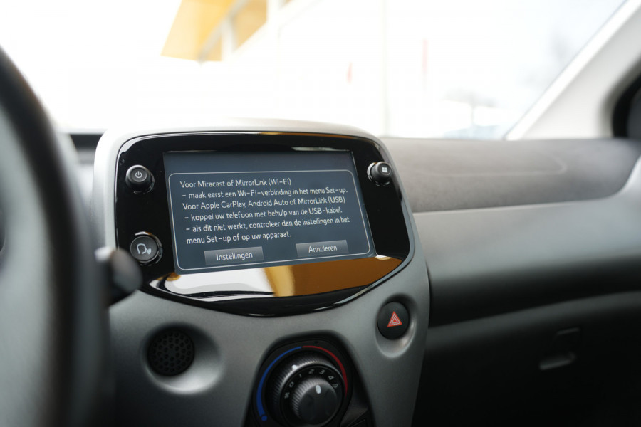 Toyota Aygo 1.0 VVT-i x-play limited | Achteruitrijcamera | Bluetooth |