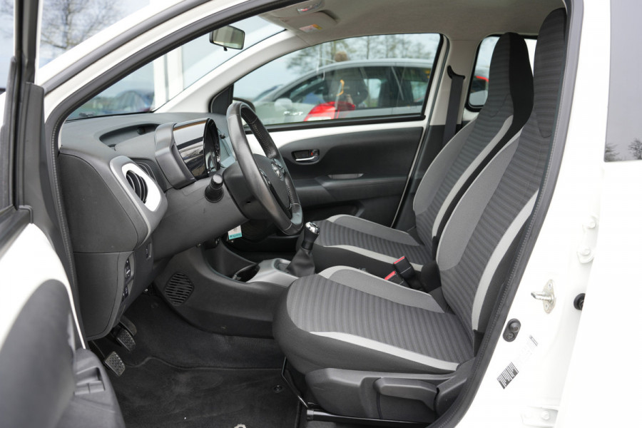 Toyota Aygo 1.0 VVT-i x-play limited | Achteruitrijcamera | Bluetooth |