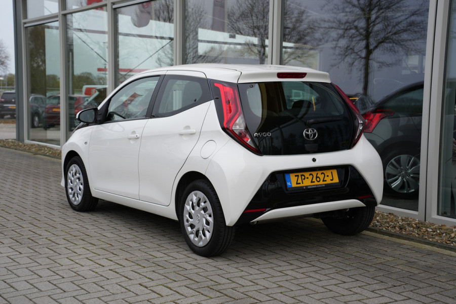 Toyota Aygo 1.0 VVT-i x-play limited | Achteruitrijcamera | Bluetooth |
