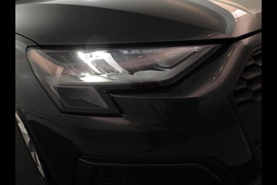 Audi A3 Sportback 30 TFSI Pro Line | Led | Climate Control | Apple carplay & Android Auto | Parkeer sensoren |