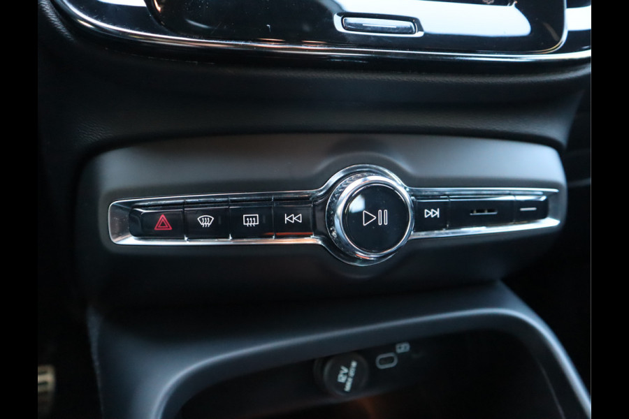 Volvo XC40 Recharge P8 AWD R-Design SOH 88,1% / Stoel-stuurverw. / Camera NL Auto / BTW Auto
